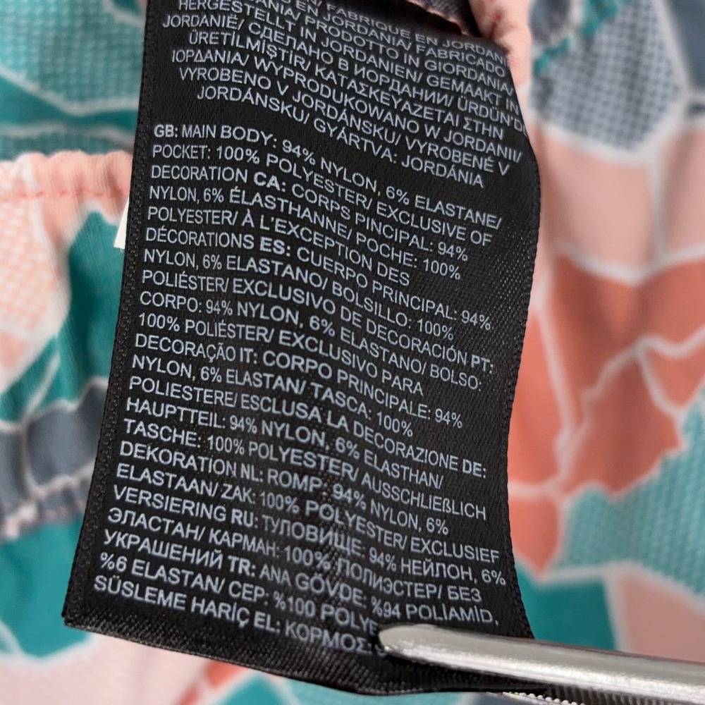 The North Face Shorts Women XXL Pink Multi Mountain Print Active Hiking Gorpcore - Picture 3 of 8